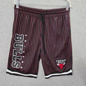Chicago Bulls Men Activewear Shorts Medium Black‎ Basketball Logo UNK